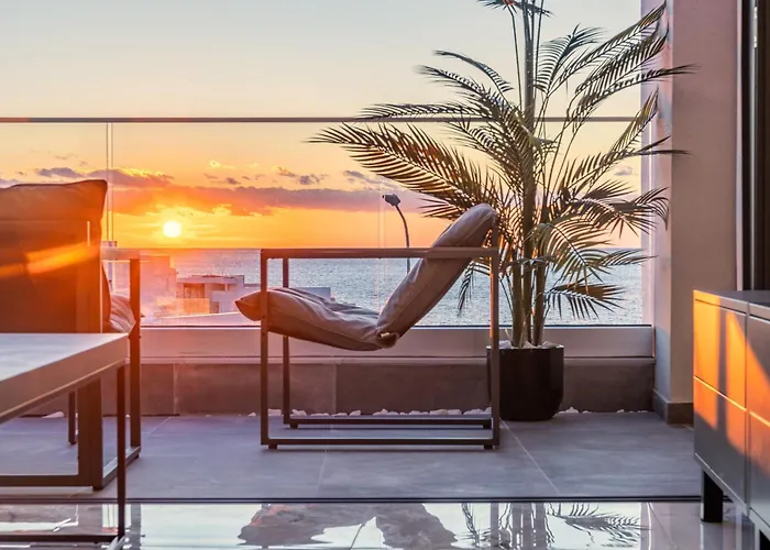 Hiddengems Residences 202 - The Lxr Penthouse - Pool & Beach Steps