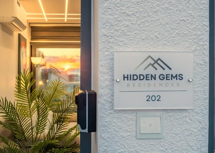 Hiddengems Residences 202 - The Lxr Penthouse - Pool & Beach Steps