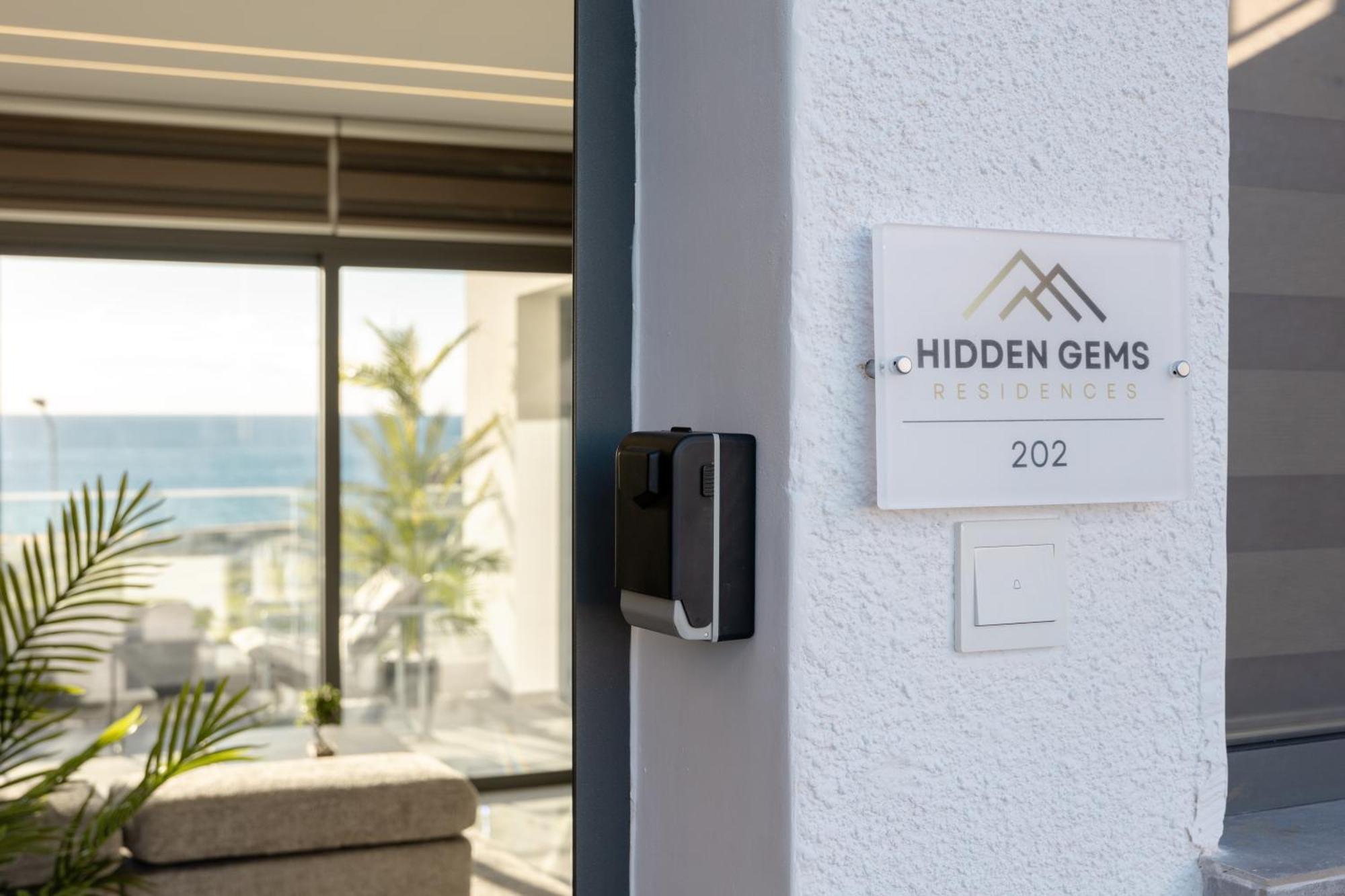 Апартаменты Hiddengems Residences 202 - The Lxr Penthouse - Pool & Steps